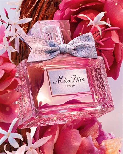 Miss Dior Parfum: perfume floral, afrutado y amaderado 